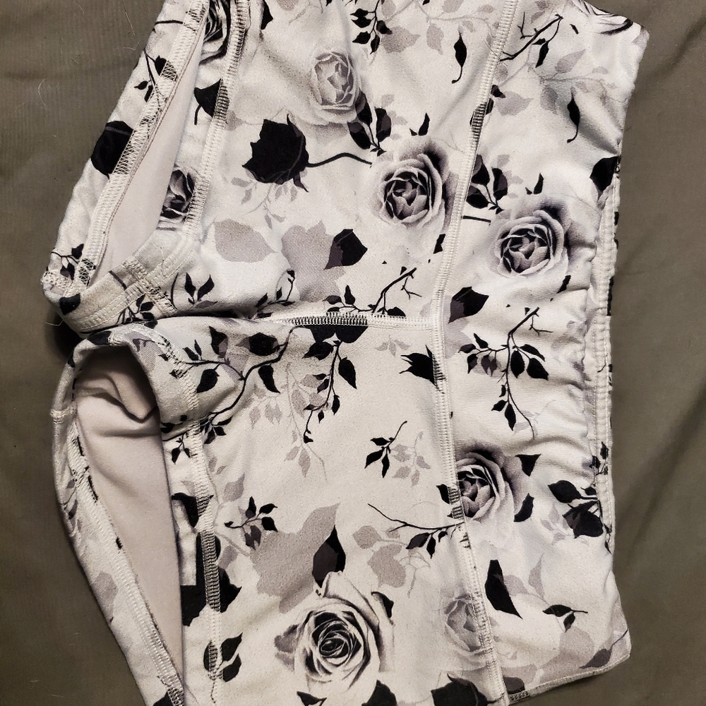 Fleo Shorts